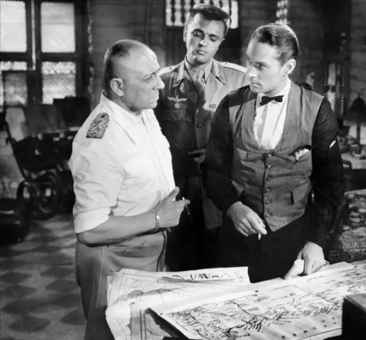 Кадр из Пять гробниц по пути в Каир (1943) Кадр из Пять гробниц по пути в Каир (1943)