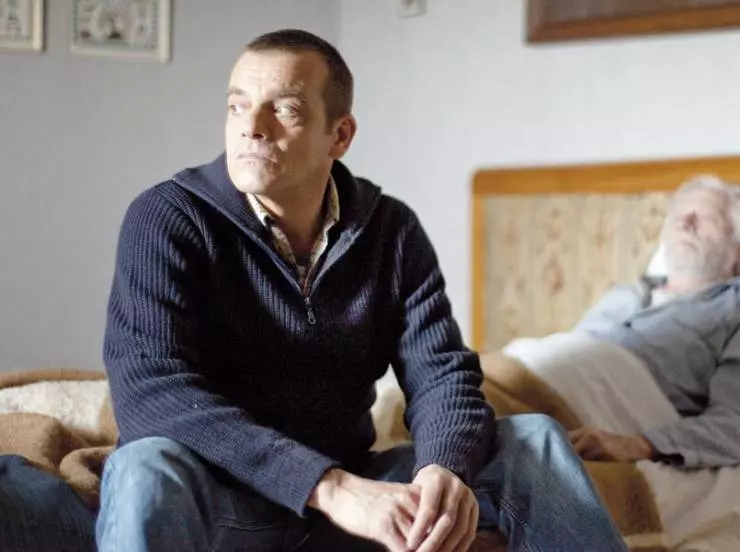 Кадр из Кругом тишина (2013) Кадр из Кругом тишина (2013)
