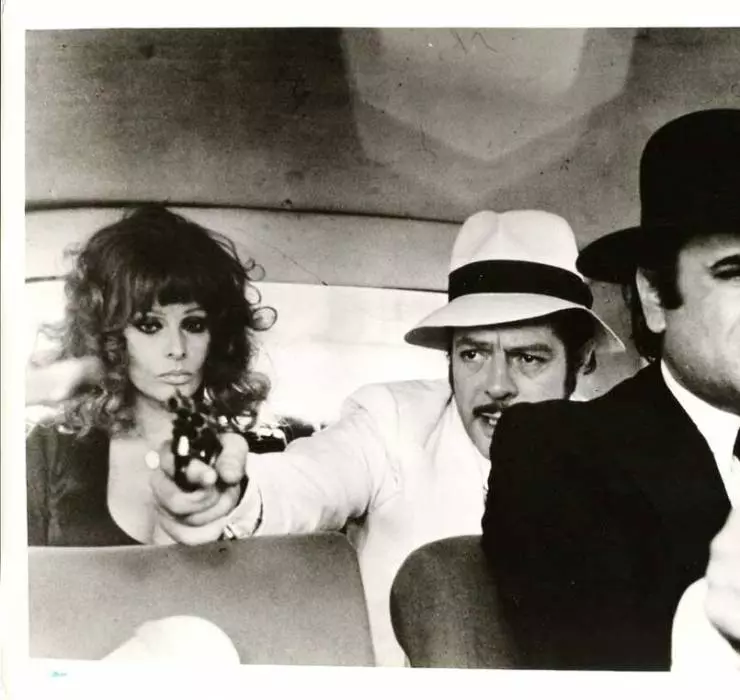 Кадр из Куколка гангстера (1975) Кадр из Куколка гангстера (1975)