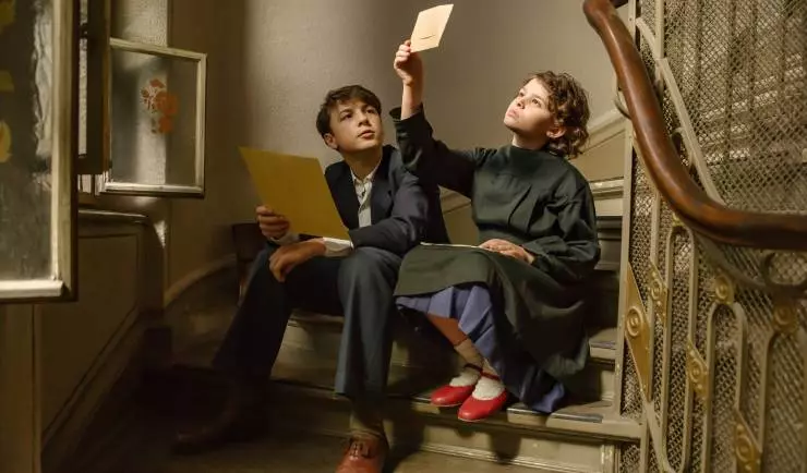 Кадр из Как Гитлер украл розового кролика (2019) Кадр из Как Гитлер украл розового кролика (2019)