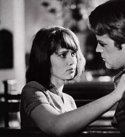 Кадр из Им было восемнадцать (1965) Кадр из Им было восемнадцать (1965)