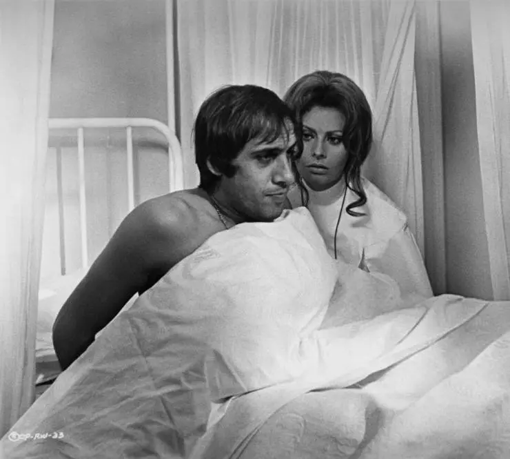 Кадр из Белый, красный и... (1972) Кадр из Белый, красный и... (1972)