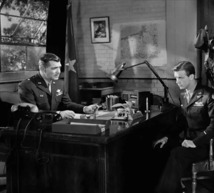 Кадр из Командное решение (1948) Кадр из Командное решение (1948)