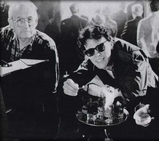 Кадр из Перстенек с орлом в короне (1992) Кадр из Перстенек с орлом в короне (1992)