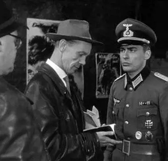 Кадр из Корова и солдат (1959) Кадр из Корова и солдат (1959)