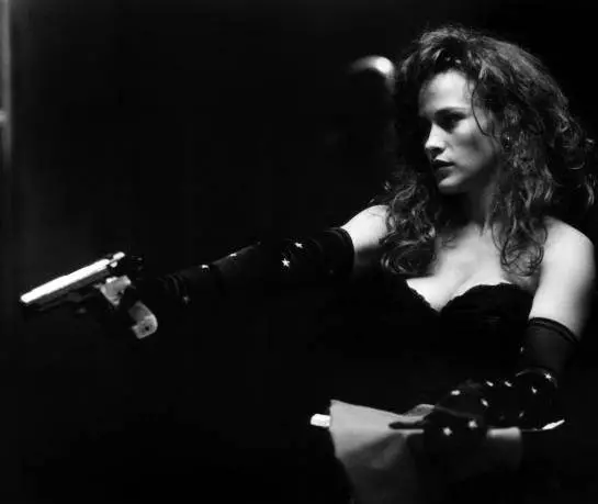 Кадр из Впереди одни неприятности (1992) Кадр из Впереди одни неприятности (1992)