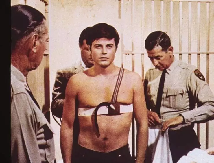 Кадр из Одна на другой (1969) Кадр из Одна на другой (1969)
