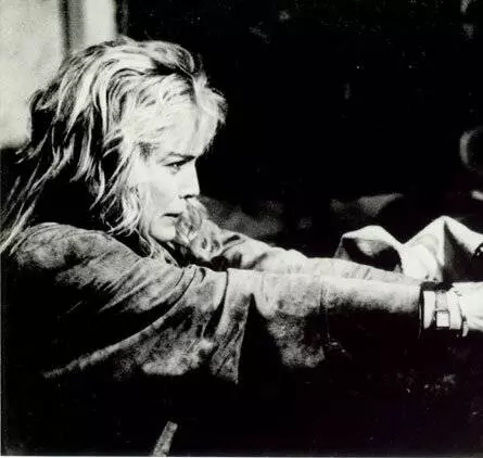 Кадр из Год оружия (1991) Кадр из Год оружия (1991)