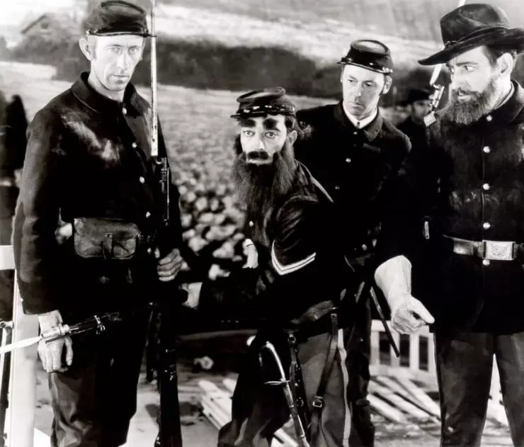 Кадр из Брак назло (1929) Кадр из Брак назло (1929)