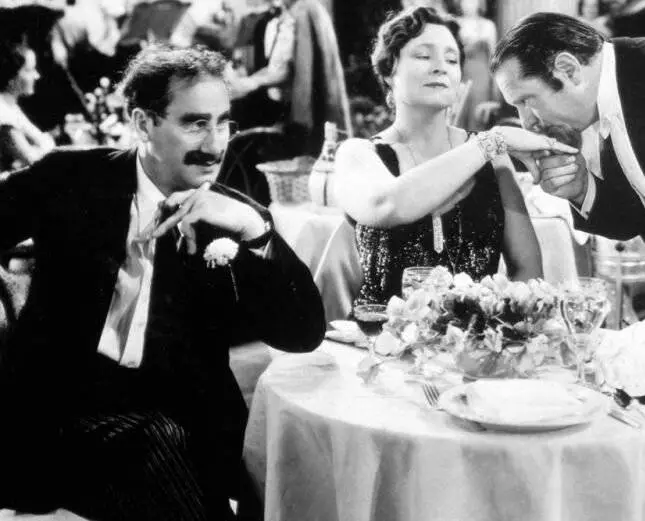 Кадр из Вечер в опере (1935) Кадр из Вечер в опере (1935)
