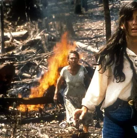 Кадр из Амазонка в огне (1991) Кадр из Амазонка в огне (1991)