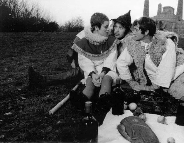 Кадр из Птички, сироты и блаженные (1969) Кадр из Птички, сироты и блаженные (1969)
