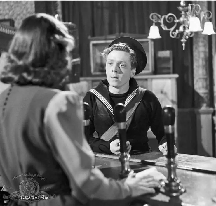 Кадр из В котором мы служим (1942) Кадр из В котором мы служим (1942)