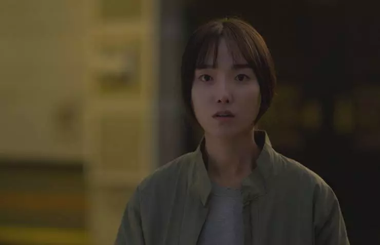 Кадр из Открылась дверь в ночь (2019) Кадр из Открылась дверь в ночь (2019)