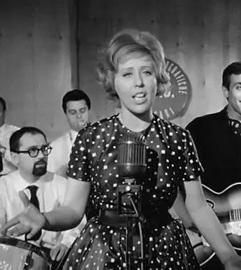 Кадр из Ребята и музыкальный автомат (1959) Кадр из Ребята и музыкальный автомат (1959)