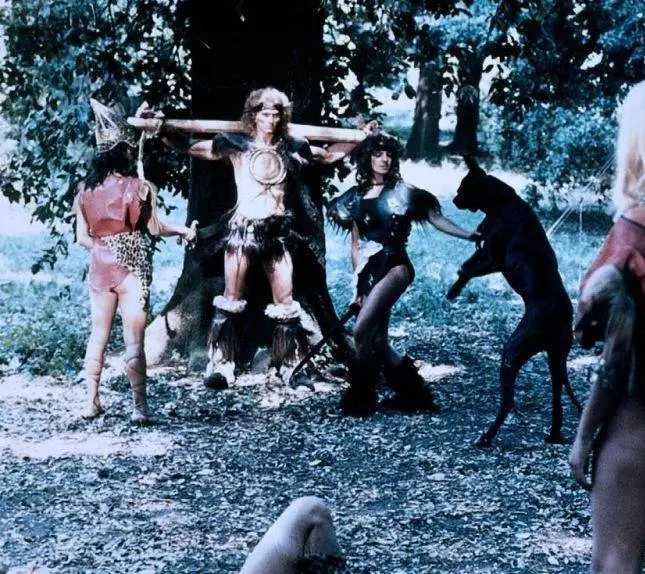 Кадр из Непобедимый Атор (1982) Кадр из Непобедимый Атор (1982)