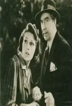 Кадр из Дьявольская летучая мышь (1940) Кадр из Дьявольская летучая мышь (1940)