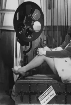 Кадр из Девушки Зигфилда (1941) Кадр из Девушки Зигфилда (1941)
