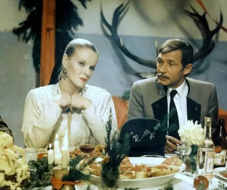 Кадр из Шут и королева (1987) Кадр из Шут и королева (1987)