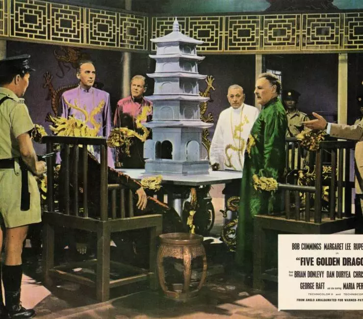 Кадр из Пять золотых драконов (1967) Кадр из Пять золотых драконов (1967)