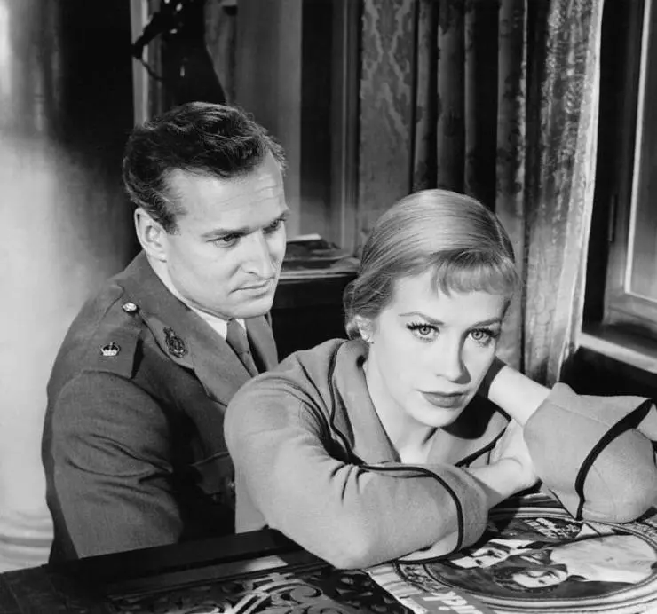 Кадр из Человек посредине (1953) Кадр из Человек посредине (1953)