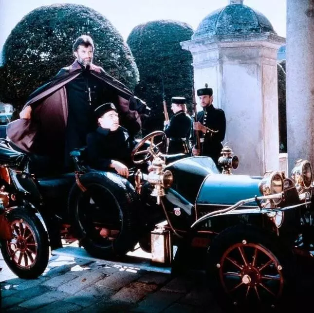Кадр из Распутин - оргии при царском дворе (1984) Кадр из Распутин - оргии при царском дворе (1984)