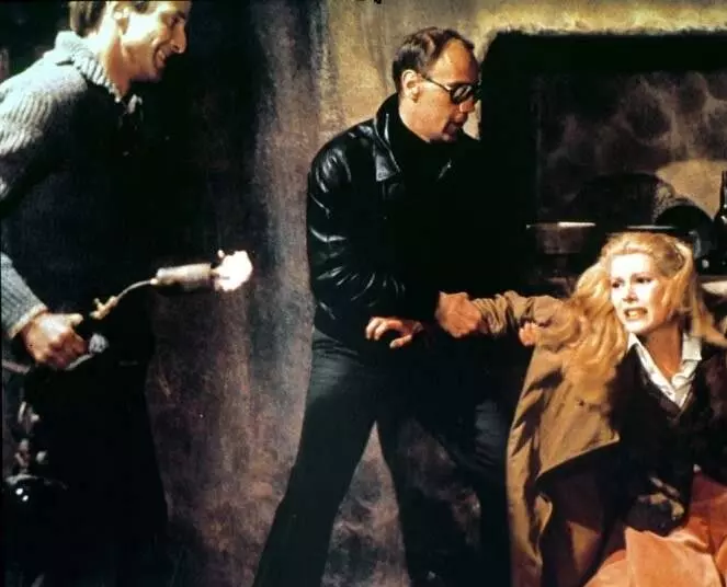 Кадр из Убийство на кладбище этрусков (1982) Кадр из Убийство на кладбище этрусков (1982)