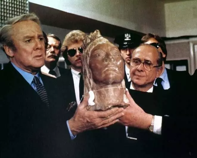 Кадр из Убийство на кладбище этрусков (1982) Кадр из Убийство на кладбище этрусков (1982)