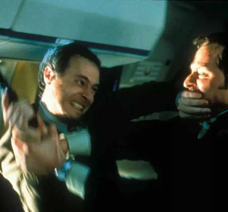 Кадр из Турбулентность 2: Страх полетов (1999) Кадр из Турбулентность 2: Страх полетов (1999)