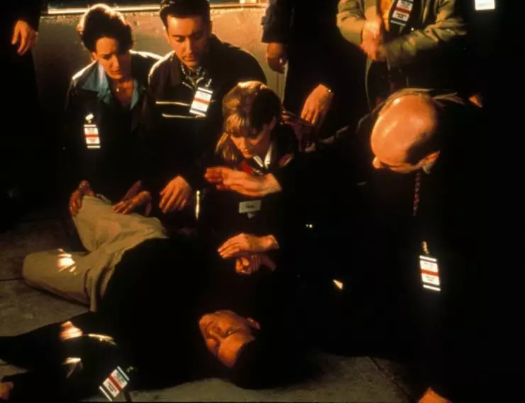 Кадр из Турбулентность 2: Страх полетов (1999) Кадр из Турбулентность 2: Страх полетов (1999)