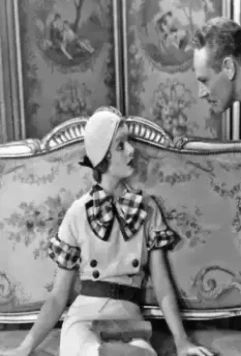 Кадр из Люби меня сегодня (1932) Кадр из Люби меня сегодня (1932)