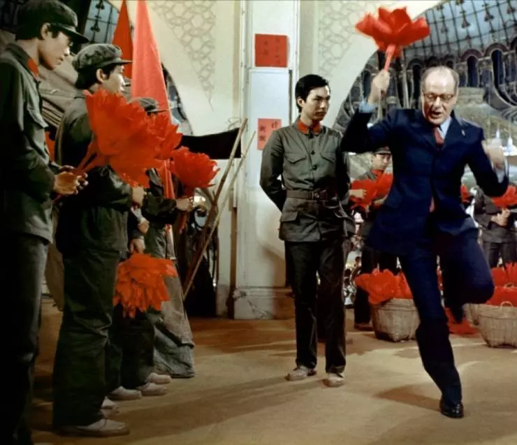 Кадр из Китайцы в Париже (1974) Кадр из Китайцы в Париже (1974)