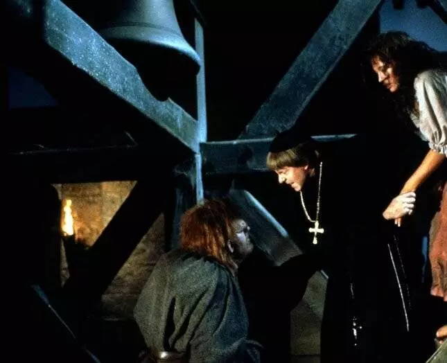 Кадр из Горбун из Нотр-Дама (1982) Кадр из Горбун из Нотр-Дама (1982)
