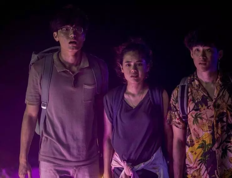 Кадр из Отрезанные от мира (2019) Кадр из Отрезанные от мира (2019)