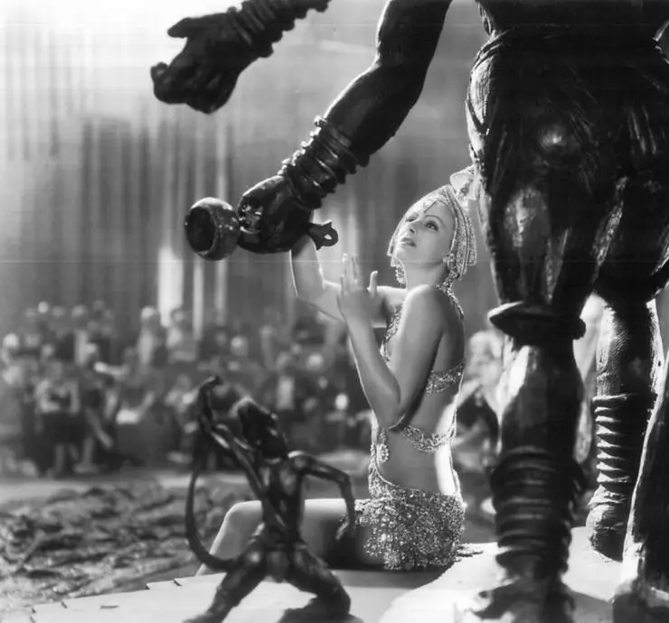 Кадр из Мата Хари (1931) Кадр из Мата Хари (1931)
