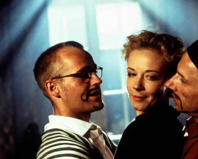 Кадр из Аптекарша (1997) Кадр из Аптекарша (1997)
