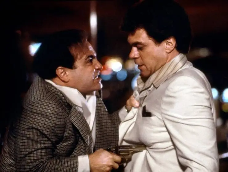 Кадр из Мошенники (1986) Кадр из Мошенники (1986)