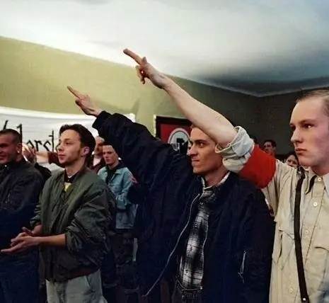 Кадр из Наци (2002) Кадр из Наци (2002)