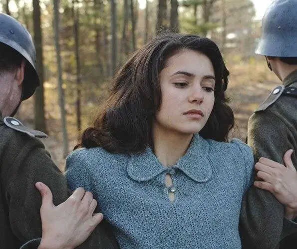 Кадр из Осколки (2007) Кадр из Осколки (2007)