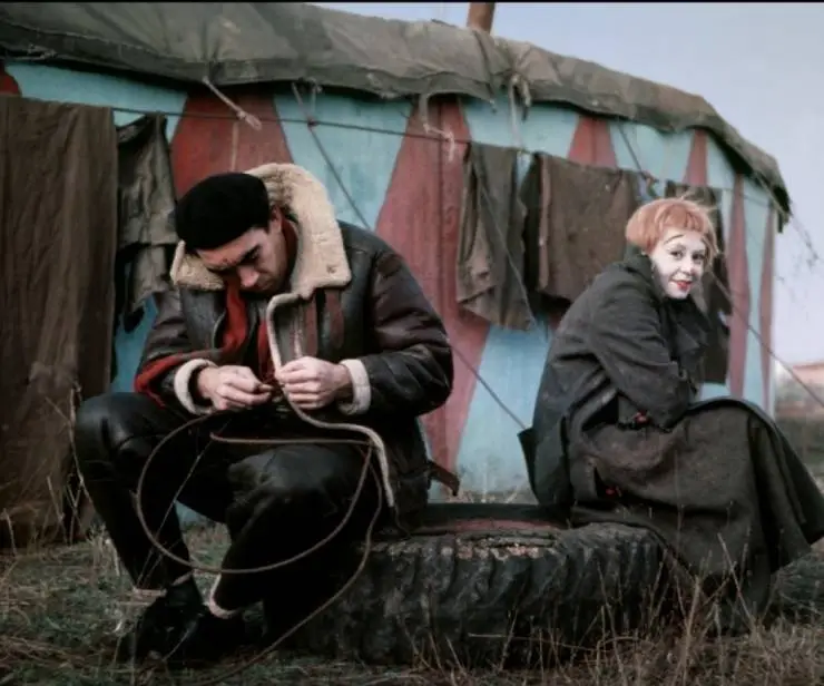 Кадр из Дорога (1954) Кадр из Дорога (1954)