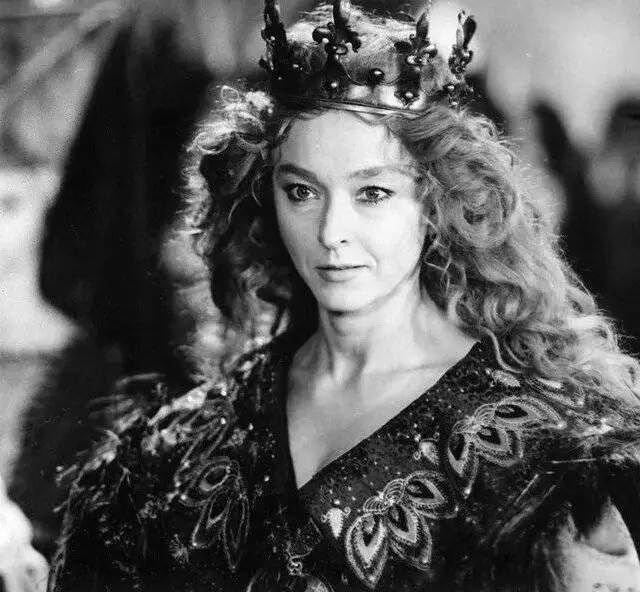 Кадр из Новые приключения янки при дворе короля Артура (1988) Кадр из Новые приключения янки при дворе короля Артура (1988)
