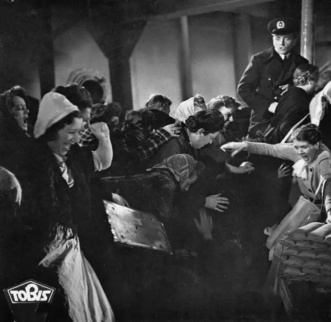 Кадр из Гибель Титаника (1943) Кадр из Гибель Титаника (1943)