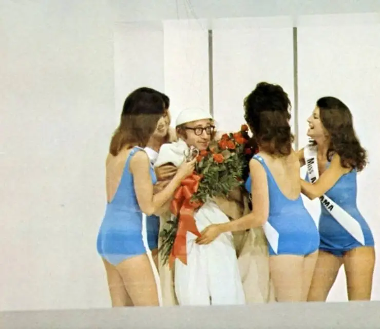 Кадр из Спящий (1973) Кадр из Спящий (1973)