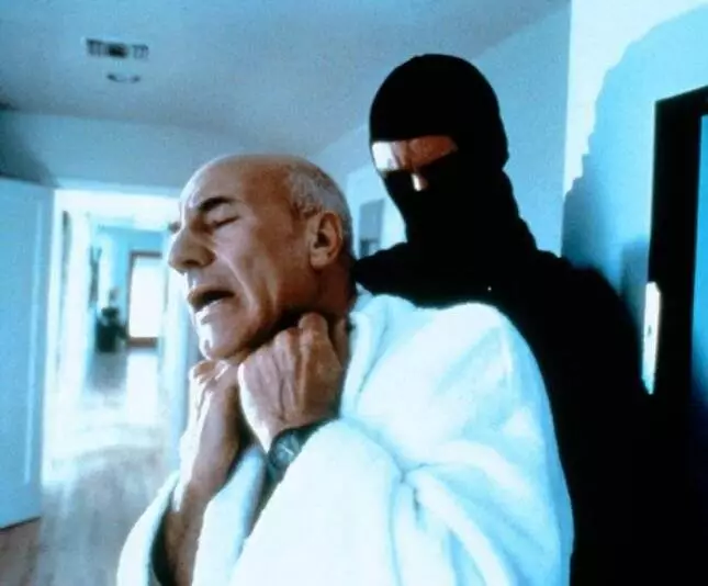 Кадр из Бастион (1998) Кадр из Бастион (1998)