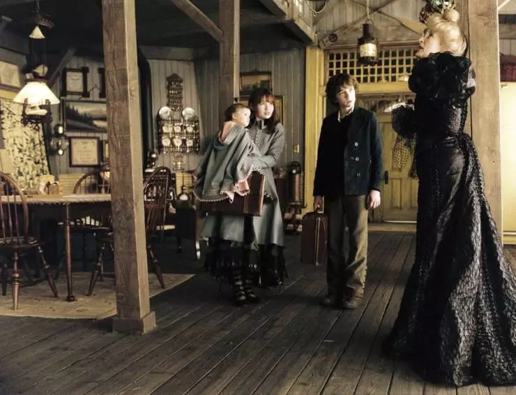 Кадр из Лемони Сникет: 33 несчастья (2004) Кадр из Лемони Сникет: 33 несчастья (2004)