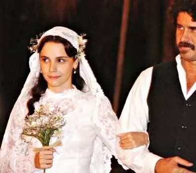 Кадр из Сеньорита (2006) Кадр из Сеньорита (2006)