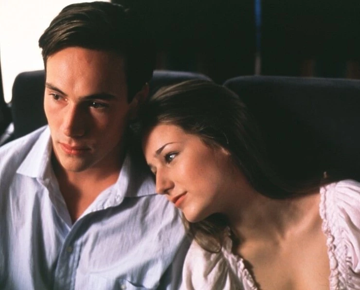 Кадр из Здесь на Земле (2000) Кадр из Здесь на Земле (2000)