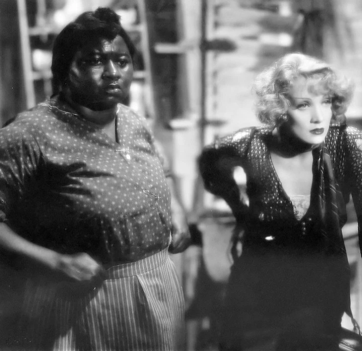 Кадр из Белокурая Венера (1932) Кадр из Белокурая Венера (1932)