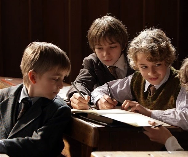 Кадр из Фальшивомонетчики (2010) Кадр из Фальшивомонетчики (2010)