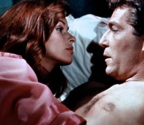 Кадр из Меморандум Квиллера (1966) Кадр из Меморандум Квиллера (1966)